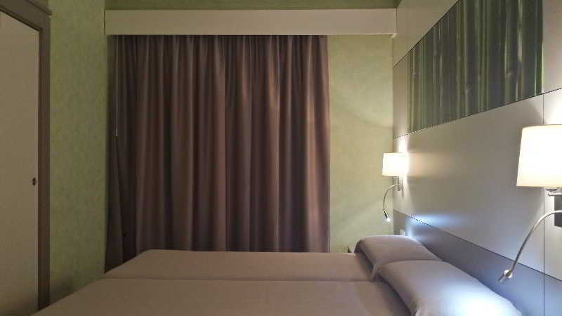 Hotel Sabiote Пинеда-де-Мар Экстерьер фото